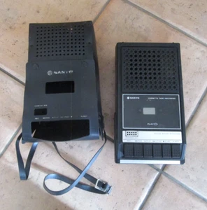 SANYO VINTAGE CASSETTE TAPE RECORDER MODEL M 2541 & CARRY CASE COVER ++++ - Picture 1 of 10