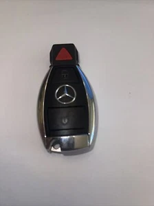 ONE MERCEDES BENZ OEM GENUINE 3 BUTTON REMOTE SMART KEY FOB GLK GL C CL E S SL - Picture 1 of 2