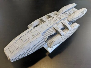 Battlestar Galactica Re-imagined Ship Model Kit BSG Replica Prop Miniature Paint - Picture 1 of 12