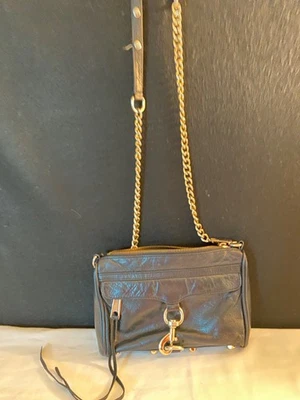 Bolso Bandolera Rebecca Minkoff Mini MAC Cuero Negro Cadena Dorada Parte Inferior Tachonada Foto 1 de 4