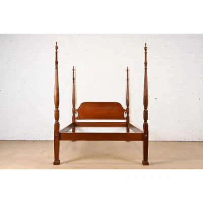 Cama con póster de caoba tallada georgiana estilo Henredon tamaño queen Foto 1 de 4