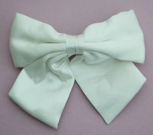 Seiden-Haar-Schleife, Seide Crêpe Satin weiss mit Metall-Clip - Bild 1 von 3