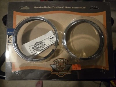 Par de anillos de ajuste de lámpara de paso Harley-Davidson OEM 69622-99B Foto 1 de 3