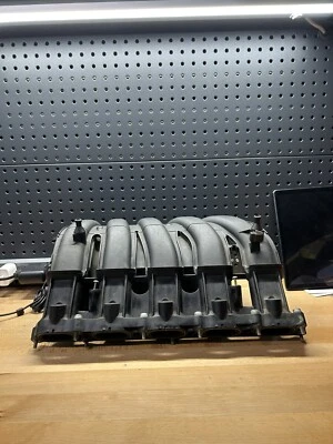 Volkswagen Jetta 2010-2018 2,5 L - colector de admisión OEM 07K133201M Foto 1 de 4