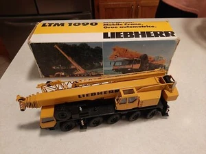 1:50 Conrad Liebherr LTM-1090 Mobile Crane With Box D - Picture 1 of 12