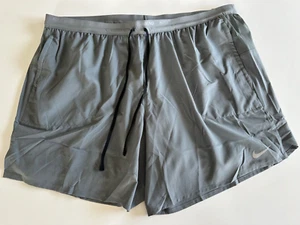 Nike Stride Dri-Fit grau kurz gefüttert Laufshorts Größe 4XL, XXXL Schrittlänge 7 Zoll - Bild 1 von 8