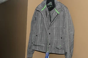 CHAQUETA NEGRA BOSS GREEN JUCK 10152593 #S $550 - Imagen 1 de 9