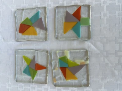 Juego de 4 posavasos de vidrio fundido hechos a mano diseño de molinete de origami moderno vidrio artístico Foto 1 de 4