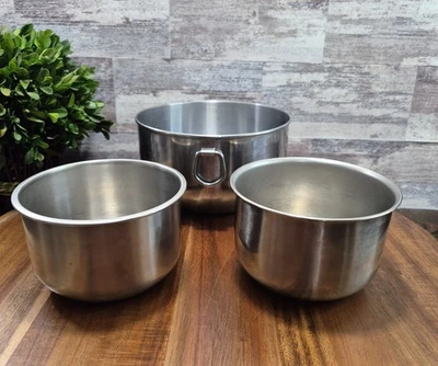 Set of 3 Vintage Stainless Steel Nesting Mixing Bowls, Rolled Edges 1960s Taiwan - Image 1 of 4