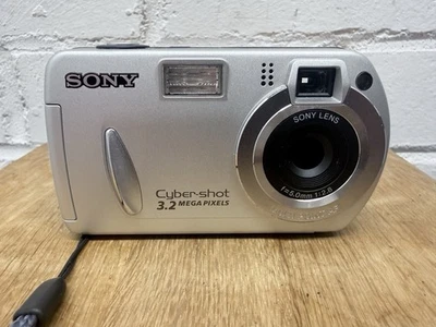 Sony Digital Camera Cybershot DSC-P32 3.2MP Silver - Tested - Image 1 of 4