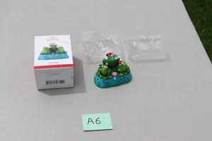 Hallmark Keepsake 2013 Jingle Frogs Magic Sound & Motion Ornament - Picture 1 of 5