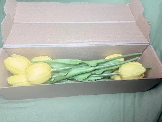 Buart 9Pcs Artificial Luxury Tulip Flowers, Long Stem and Green Leaves, Yellow,  - Imagem 1 de 4