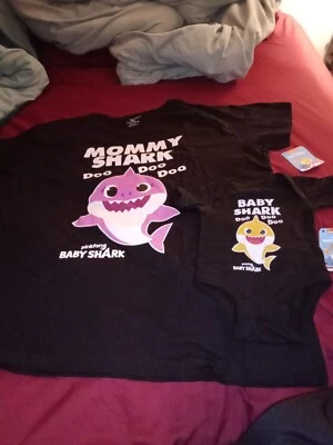 Camisa Mommy Shark Doo Doo Doo Doo (2XL) y Baby Shark Doo Doo Doo Camisa Combo (3M) Foto 1 de 3