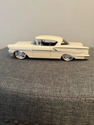 Chevy Impala Jada Dub City Oldskool 1958 fundido a presión coleccionable blanco perla Foto 1 de 4