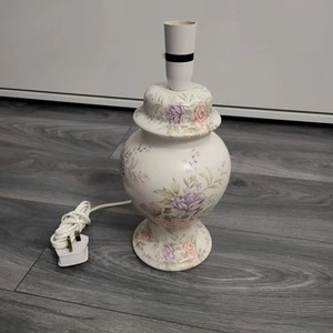 VINTAGE CREAM CERAMIC TABLE LAMP-FLORAL - Picture 1 of 8