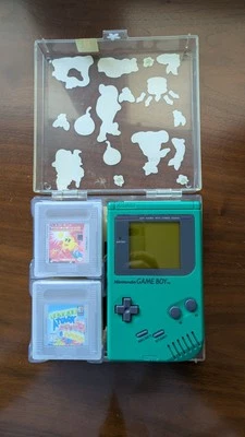 Game Boy 1997 color verde portátil con estuche y cinco juegos Foto 1 de 4