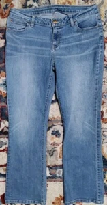Jennifer Lopez Medium Wash Jeans (Women's 10S) Actual 30.5x29.5 - Picture 1 of 4