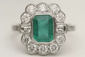 Anillo de platino con racimo de diamantes y esmeraldas estilo Art Deco enorme 1,5 quilates + 1,2 quilates - Imagen 1 de 4
