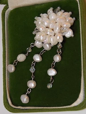 Bianco Fresco Acqua di Perla Perlina Cristallo Grappolo Spilla Nappa Argento Pin - Immagine 1 di 4