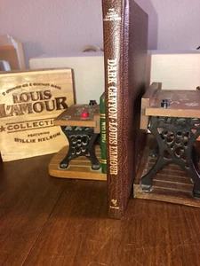 DARK CANYON Louis L'Amour Collection GENUINE LEATHER Deluxe Edition Western Guns - Bild 1 von 12