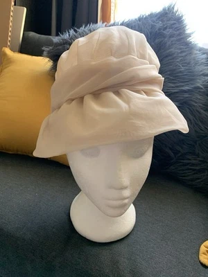 Sombrero cubo de gasa crema vintage Gene Doris New York Foto 1 de 4