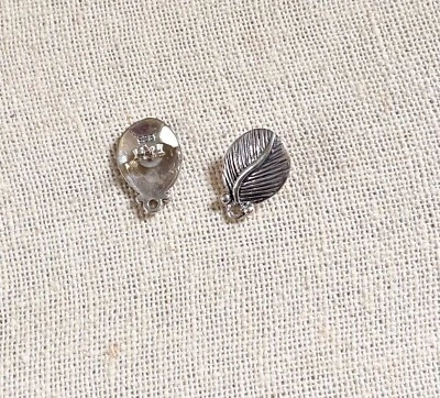 Fornituras de poste de plata de ley 925 con diseño de hoja hechas a mano Foto 1 de 3