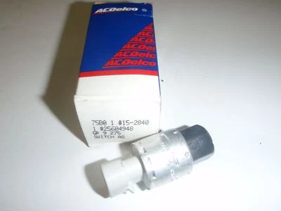 Interruptor de ciclismo de embrague de aire acondicionado Buick Oldsmobile Pontiac ACDelco GM Buick Oldsmobile 1994-1998 Foto 1 de 2