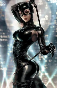BATMAN CATWOMAN THE GOTHAM WAR SCORCHED EARTH #1 LIM FOIL VARIANT DC COMICS 2023 - Picture 1 of 1