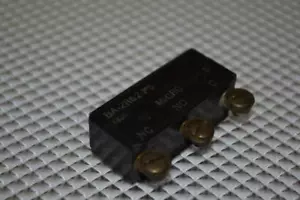 ONE USED MICRO SWITCH LIMIT SWITCH BA-2R62-P5. - Picture 1 of 1