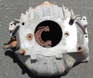 GM 3858403 ALUMINUM 4-SPEED BELL HOUSING w/ CLUTCH FORK & PIVOT BALL. - Picture 1 of 7