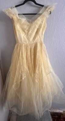 Vestido formal de formatura vintage anos 50 e 60 feito à mão de tule amarelo renda em camadas - Imagem 1 de 4