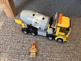 LEGO Sets - City 60018 Cement Mixer - USED