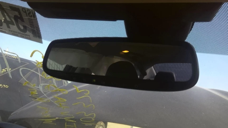 Espejo retrovisor con atenuación automática sin brújula se adapta a 10-16 ROGUE 5135078 Foto 1 de 1