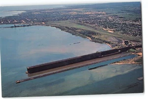 Postal Vista panorámica del muelle de mineral en Escanaba Michigan años 60 puerto de envío - Imagen 1 de 2