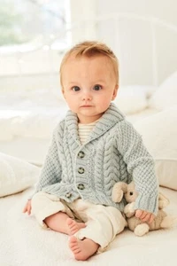 Stylecraft New Wondersoft DK modello a maglia 9906 - cardigan - Foto 1 di 2
