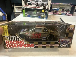 Darrell Waltrip 1998 Tom Flock Special Gold Nascar 1/24 Diecast Racing Champions - Picture 1 of 3