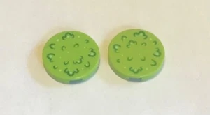 LEGO Pair of 2x2 Round Tile with Pattern of Bushes, Leaves, Grass, Shrubs, Plant - Picture 1 of 1