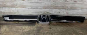 ✅ 2007-2011 Honda CRV CR-V Tailgate Liftgate Trim CHROME Emblem Molding OEM - Bild 1 von 4