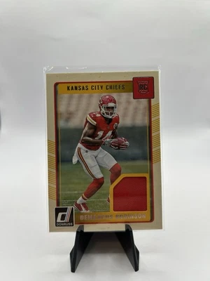 2016 Donruss - Rookie Threads Demarcus Robinson #28 (MEM, RC) - Image 1 of 2