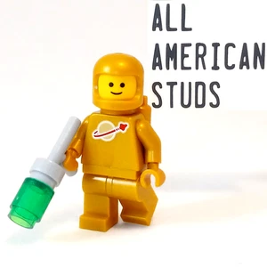 LEGO Classic Spaceman Pearl Gold Minifigure 21358 Vending Space Astronaut - Picture 1 of 9