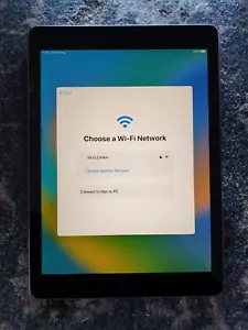 FAULTY Apple iPad 5th Gen A1822 - SCREEN DAMAGED, READ DESCR AA3378 - Picture 1 of 8