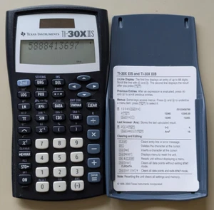Texas Instruments TI-30XIIS wissenschaftlicher Taschenrechner, schwarz mit blauen Akzenten - Bild 1 von 3