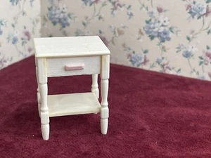 Dollhouse Plastic nightstand in Cream/off white with pink handle 1:12 scale - Picture 1 of 8