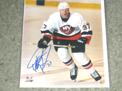 Mark Parrish Autographed New York Islanders 8x10 Photo   COA         - Image 1 of 2