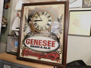 Genesee Beer & Ale Clock Wall Mirror Glass 16 1/4" x 20 1/4" Framed Bar Sign - Foto 1 di 18
