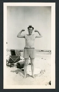 Smiling Slender Shirtless Man Flexes Muscles Beach Photo 1940s Gay Summer Fun - Picture 1 of 1