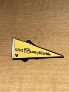 Disney Pin Walt Disney World yellow pennant - Picture 1 of 2