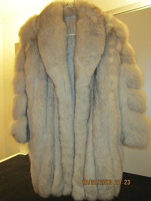 女式 100% 银色狐狸毛皮大衣,尺寸 M — 第 1/4 张图片