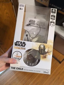 World Tech Toy Star Wars Mandalorian The Child Baby Yoda Motion Sense Helicopter - Picture 1 of 2