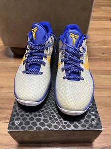 Nike Zoom Kobe 6 VI Lakers Home Yellow White 429659-104 Mens Size 11 - Picture 1 of 13